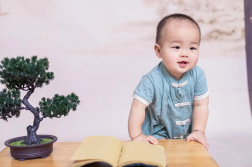 长沙宝宝爱吐奶是什么原因